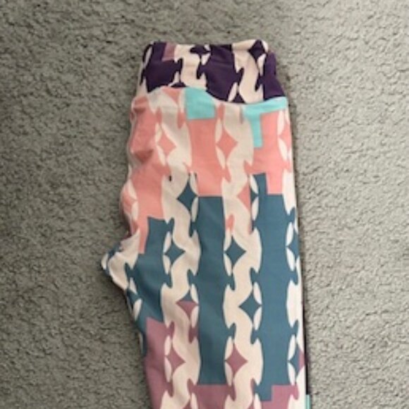 LuLaRoe Patterned OS Leggings - Picture 1 of 2